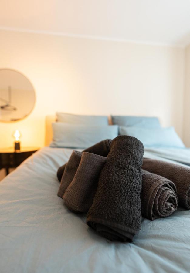 -Zentrale Wohnung-Balkon-Desingerkueche- Bielefeld Exteriér fotografie
