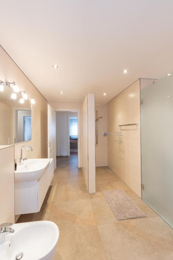 -Zentrale Wohnung-Balkon-Desingerkueche- Bielefeld Exteriér fotografie